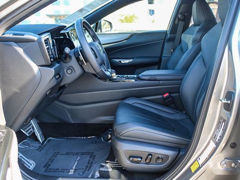 Used 2025 Lexus NX 450h+ F Sport image 17