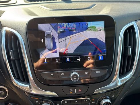Used 2024 Chevrolet Equinox Premier AWD/4WD image 25