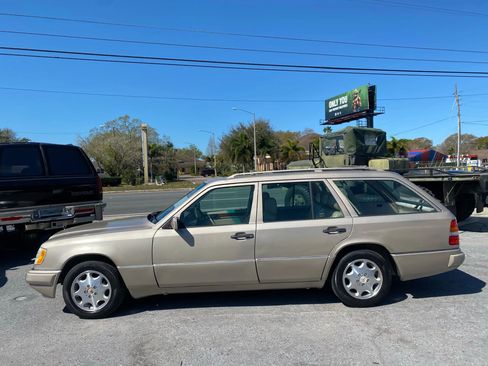 Used 1995 Mercedes-Benz E 320 Wagon image 3