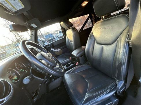 Used 2016 Jeep Wrangler Sahara w/ Connectivity Group image 15