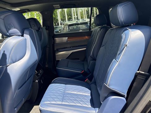 New 2026 Cadillac Vistiq Premium Luxury image 10