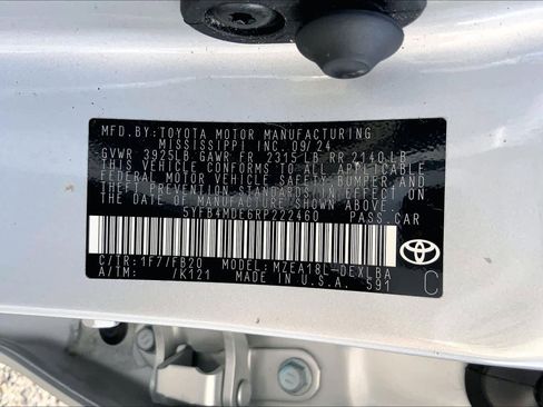 Used 2024 Toyota Corolla LE FWD image 36