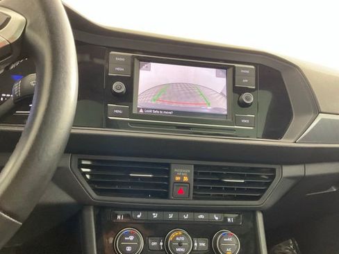 Used 2024 Volkswagen Jetta SE FWD image 22
