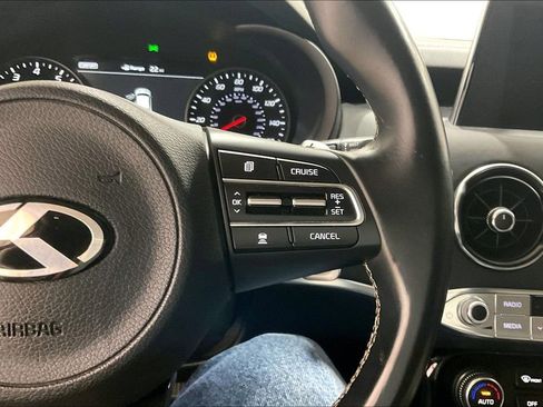 Used 2018 Kia Stinger Premium image 19