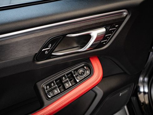 Certified 2021 Porsche Macan GTS image 25