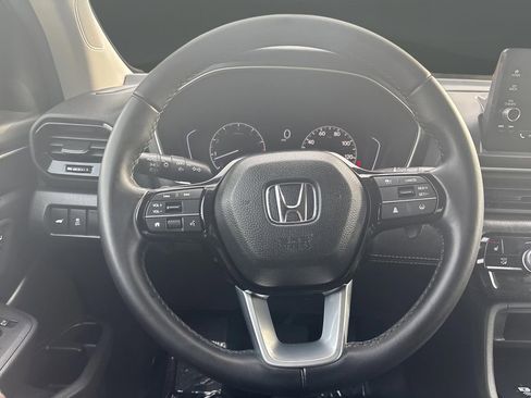 Used 2025 Honda Pilot EX-L image 16