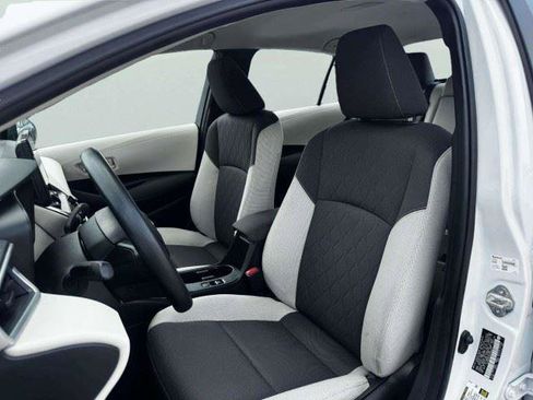 Used 2023 Toyota Corolla LE FWD image 21