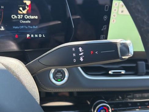 Used 2025 Chevrolet Equinox LT w/ Convenience Package II image 28