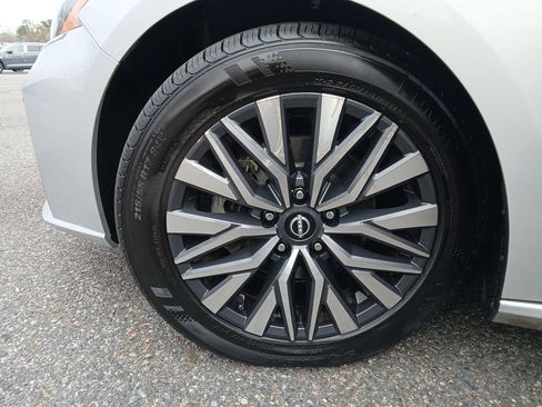 Used 2024 Nissan Altima 2.5 SV image 26