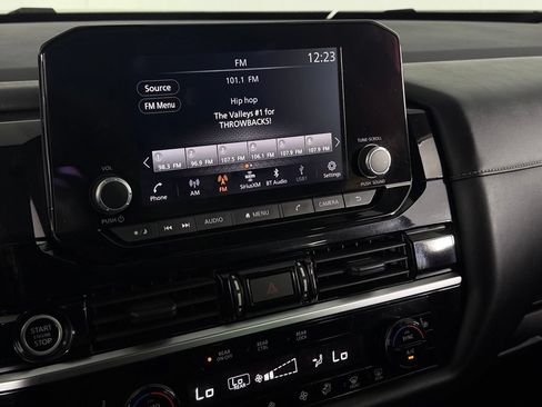 Used 2023 Nissan Pathfinder SV FWD image 18