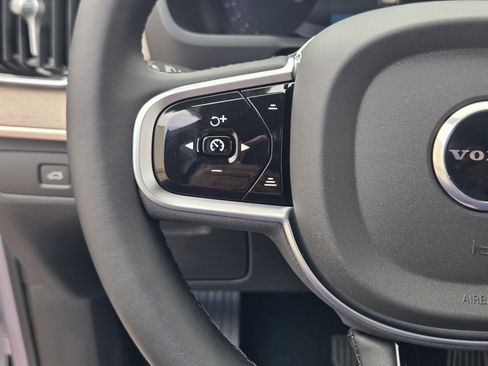 New 2026 Volvo XC90 B6 Core image 30