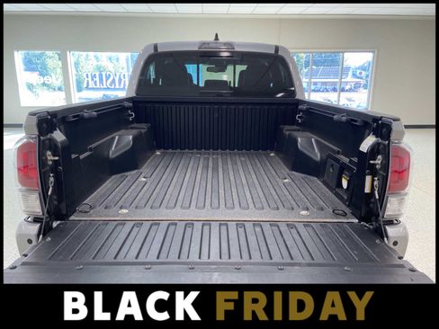 Used 2021 Toyota Tacoma TRD Sport image 8