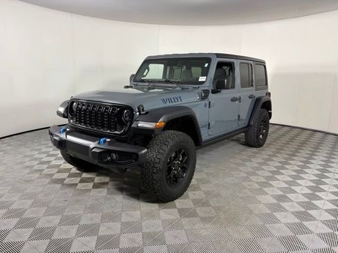 Used 2024 Jeep Wrangler Unlimited image 3