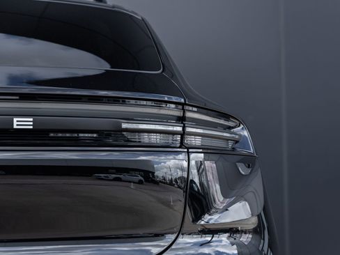 New 2026 Porsche Macan Electric image 14