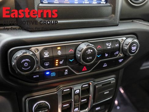 Used 2023 Jeep Wrangler Unlimited w/ Dual Top Group image 20