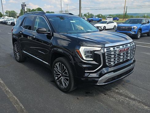 Used 2026 GMC Terrain Denali w/ LPO, Black Badging Package AWD/4WD image 3