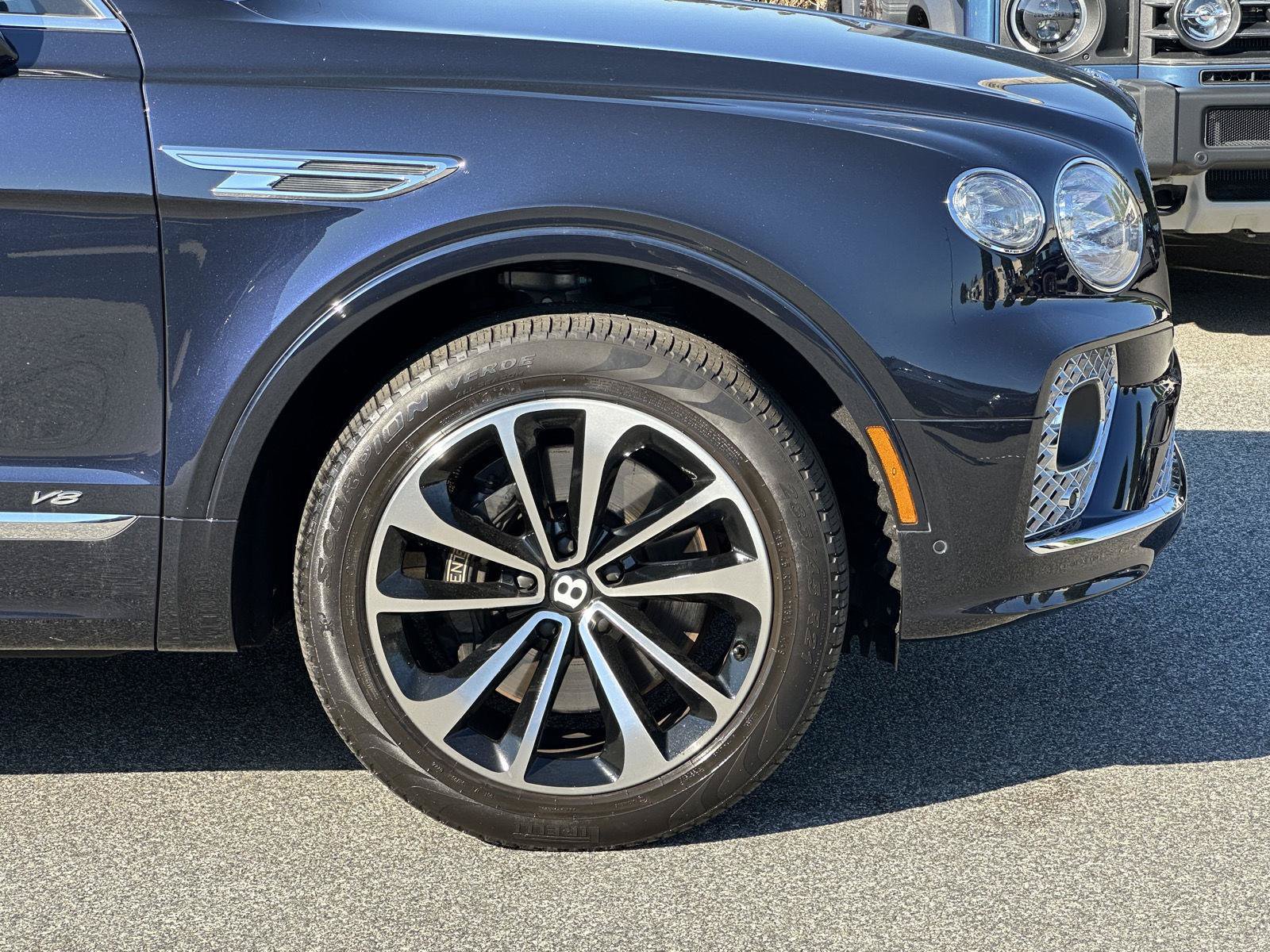 Used 2022 Bentley Bentayga AWD/4WD image 47