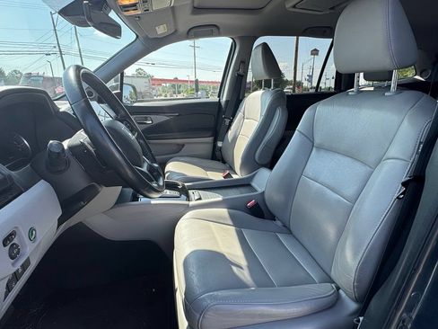 Used 2019 Honda Pilot Touring image 12