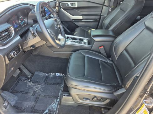 Used 2023 Ford Explorer XLT w/ Equipment Group 202A image 16