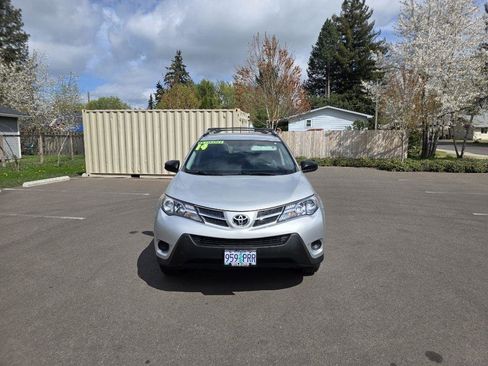 Used 2014 Toyota RAV4 LE image 2