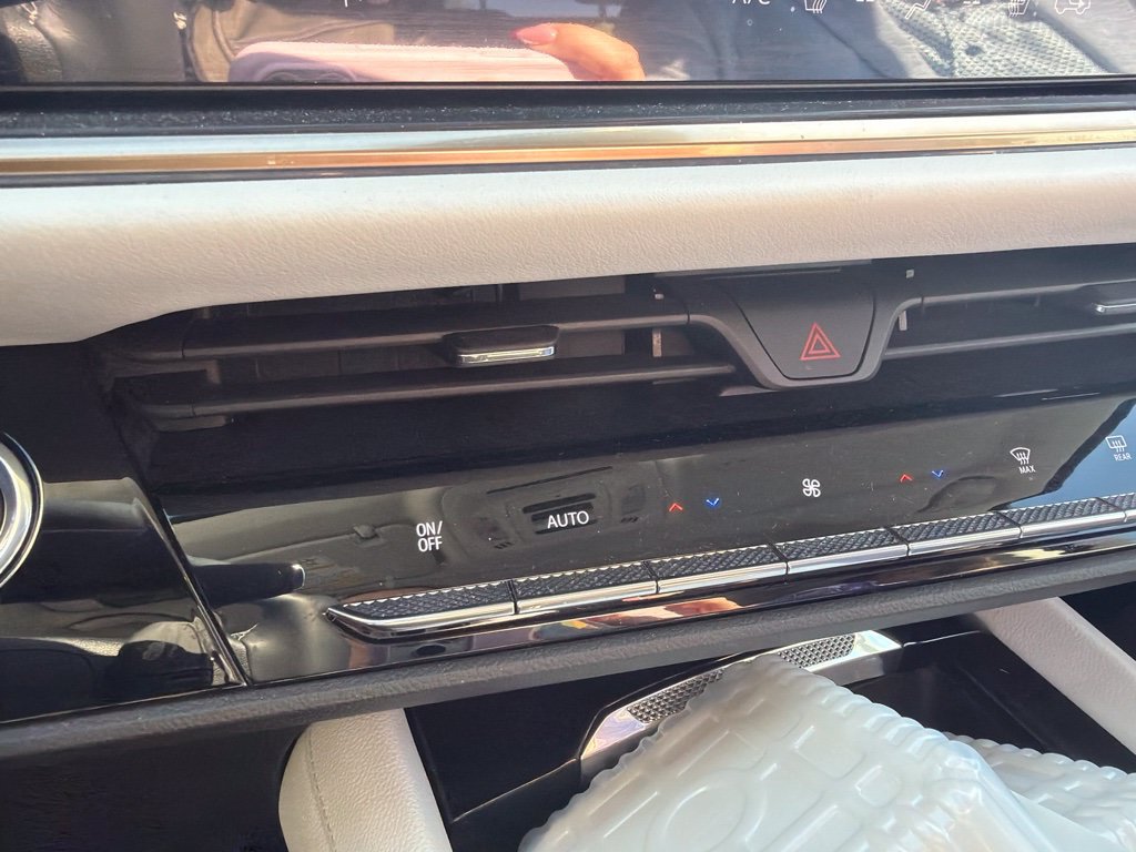 Used 2024 Buick Envision Avenir AWD/4WD image 19