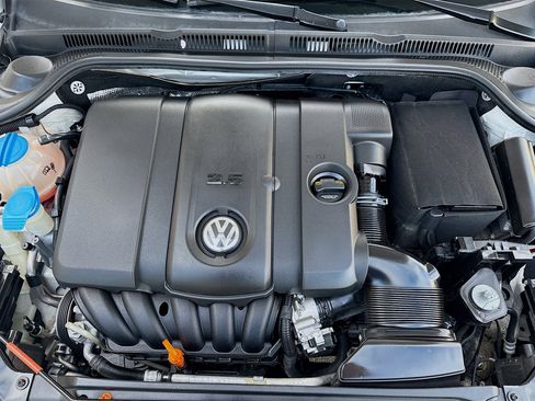 Used 2011 Volkswagen Jetta SEL image 35