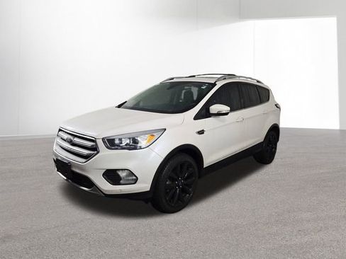 Used 2018 Ford Escape Titanium image 2
