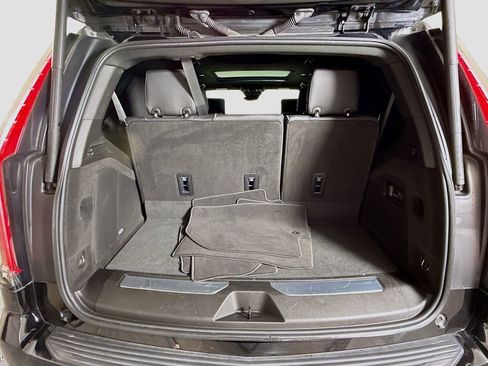 Used 2023 Cadillac Escalade Premium Luxury image 29