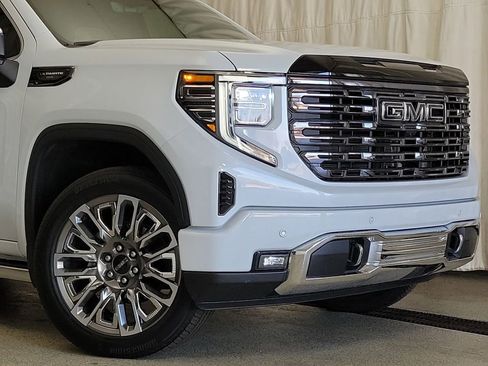 Certified 2026 GMC Sierra 1500 Denali Ultimate AWD/4WD image 2