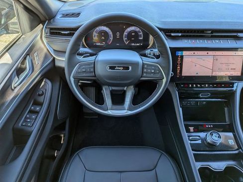 New 2026 Jeep Grand Cherokee Limited AWD/4WD image 15