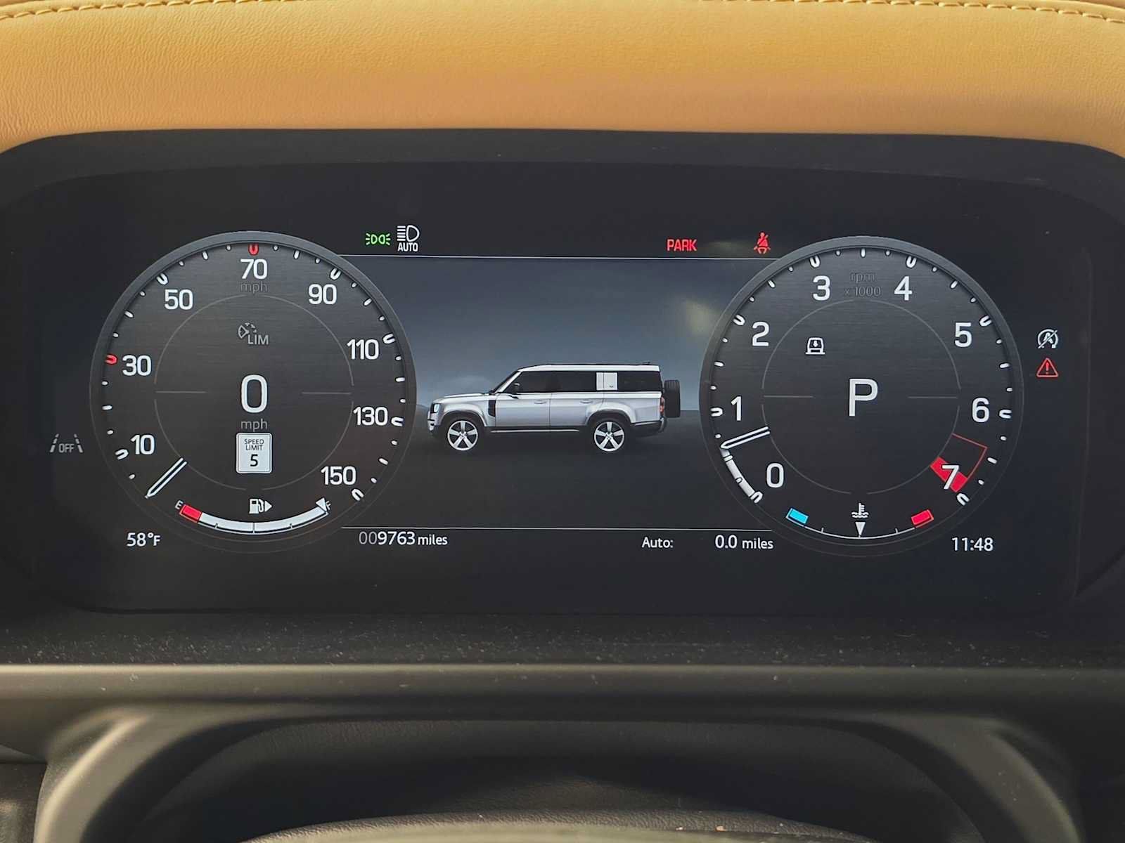 Used 2025 Land Rover Defender 130 X-Dynamic SE AWD/4WD image 28