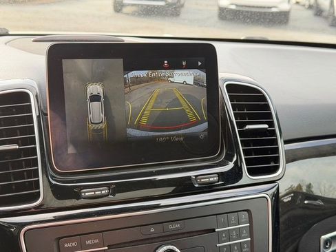 Used 2017 Mercedes-Benz GLE 350 4MATIC image 3