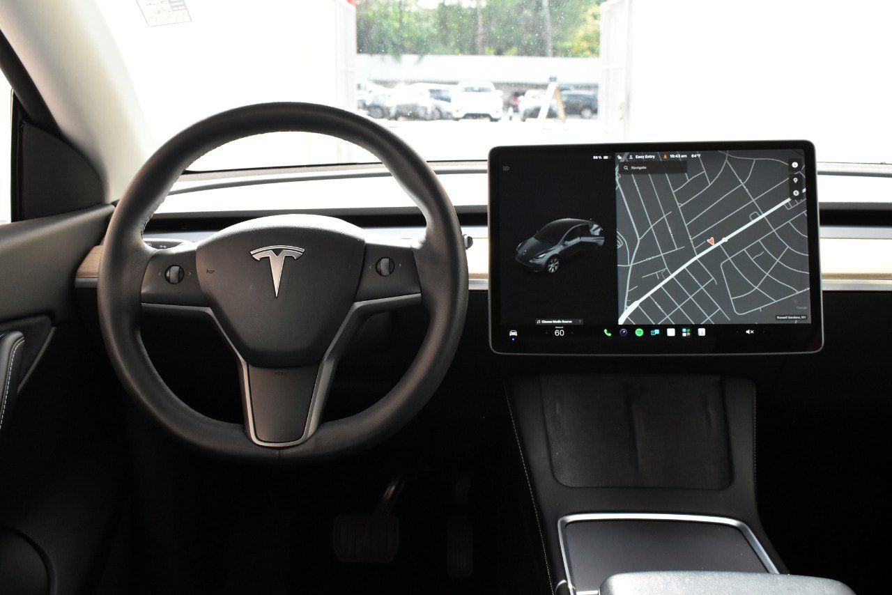 Used 2021 Tesla Model Y Long Range AWD/4WD image 18