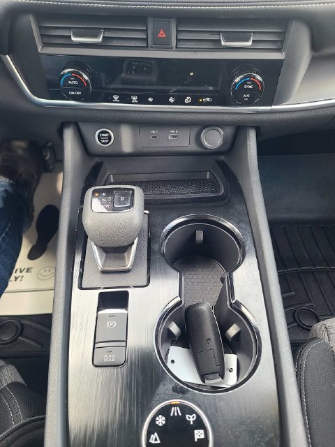 Used 2023 Nissan Rogue SV AWD/4WD image 30