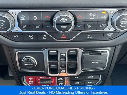 New 2025 Jeep Gladiator Rubicon w/ Convenience Group image 17