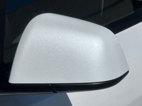 Used 2025 Tesla Model Y Long Range image 48