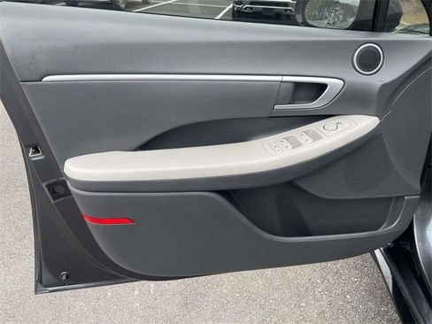 Certified 2024 Hyundai Sonata SEL w/ Convenience Package image 11