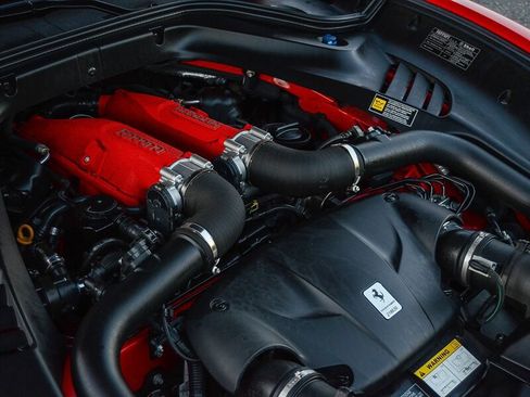 Used 2016 Ferrari California T image 31