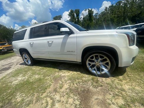 Used 2019 GMC Yukon XL Denali w/ Denali Ultimate Package AWD/4WD image 2
