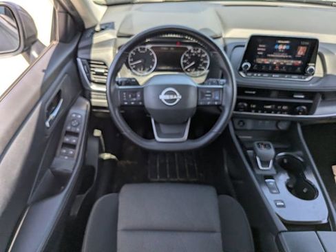 Used 2025 Nissan Rogue SV FWD image 14