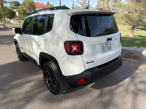 Used 2020 Jeep Renegade Altitude AWD/4WD image 3