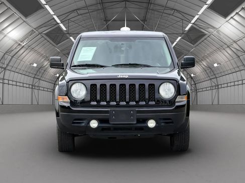 Used 2012 Jeep Patriot Latitude FWD image 5