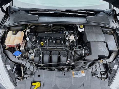 Certified 2018 Ford Focus SE w/ Cold Weather Package FWD image 36