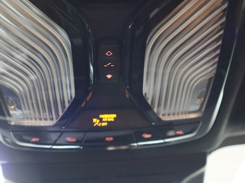 Used 2024 BMW X7 xDrive40i w/ M Sport Package image 59