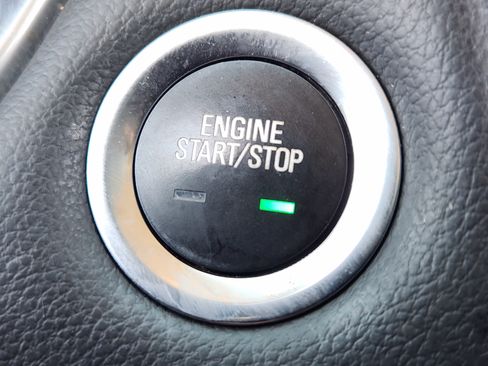 Used 2021 Chevrolet Traverse Premier w/ Redline Edition FWD image 20