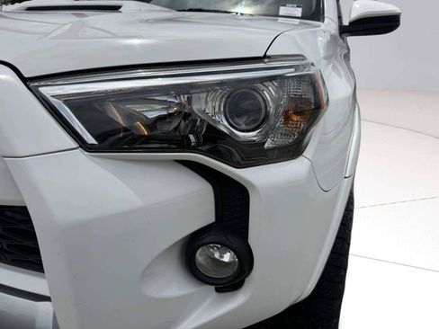 Used 2019 Toyota 4Runner TRD Off-Road AWD/4WD image 13