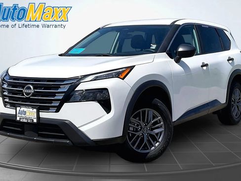 Used 2024 Nissan Rogue S AWD/4WD image 1