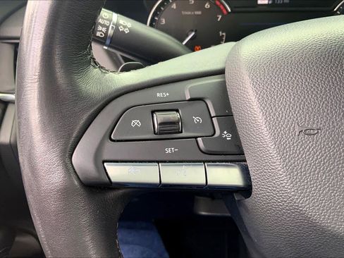 Used 2022 Cadillac CT4 Luxury w/ Sun And Sound Package RWD image 24