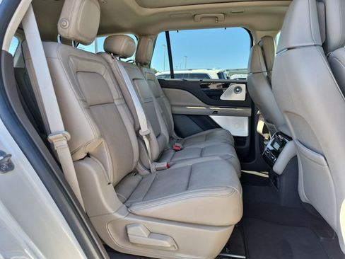 Used 2020 Lincoln Aviator Reserve w/ Equipment Group 202A AWD/4WD image 23