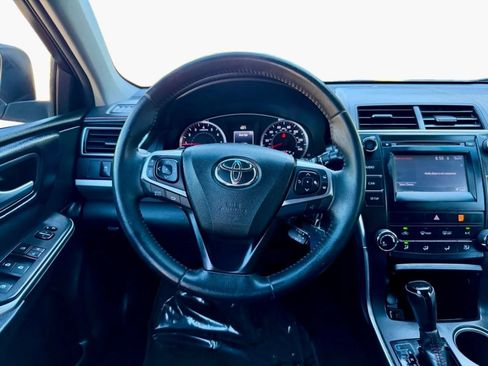 Used 2017 Toyota Camry SE image 15